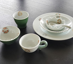 木箱で贈るお子様用の食器