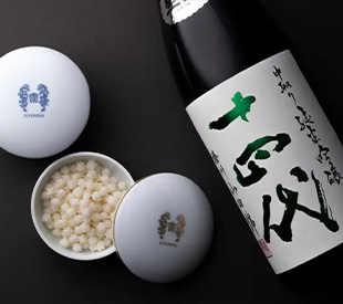 縁起物を添えた贈答