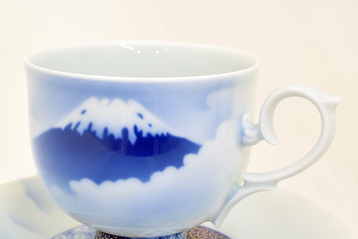富士山 高台コーヒー碗皿 | 有田焼 深川製磁｜公式オンラインストア