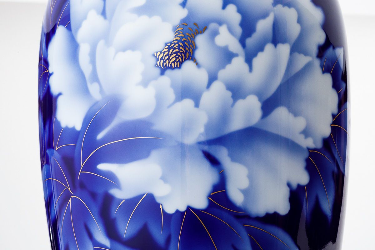 ルリ牡丹 細長14号花生 | 有田焼 深川製磁｜公式オンラインストア