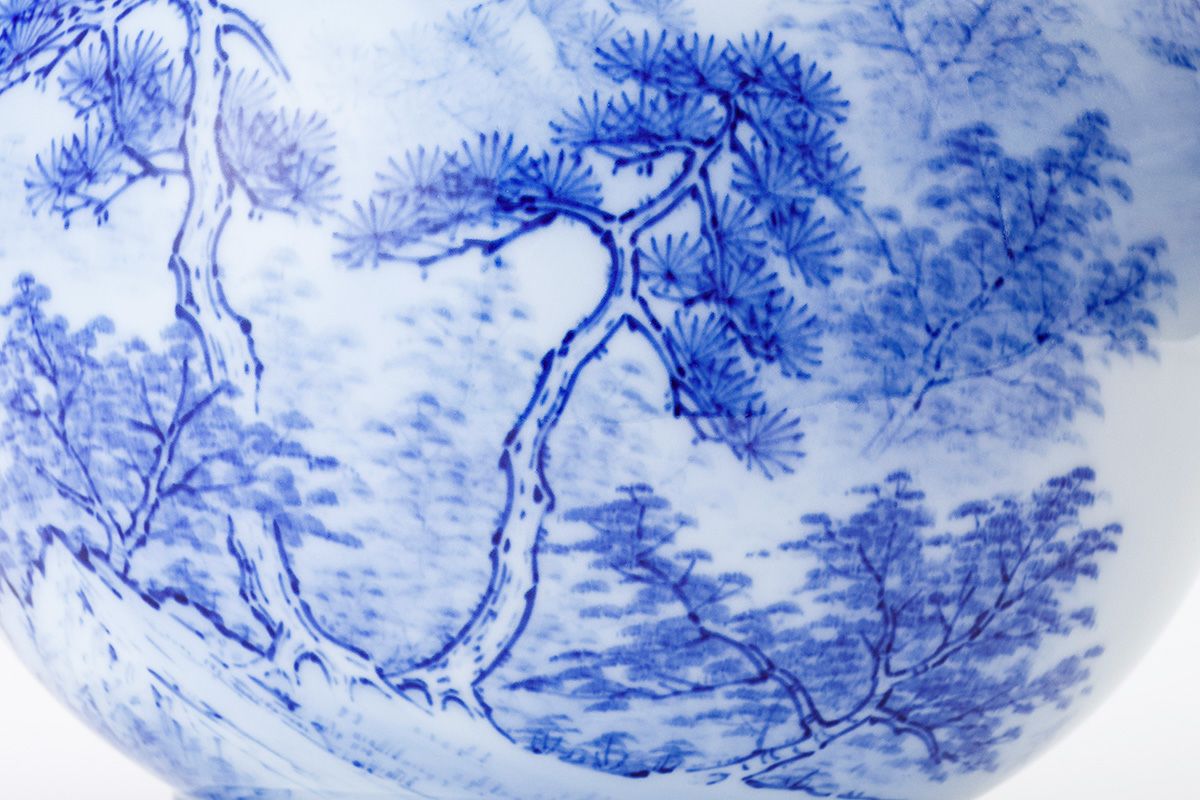 オールド深川製磁　山水図花瓶　銘有　昇然　高さ20.2cm　インテリア　有田焼 青磁富士 8号花生 | 有田焼 深川製磁｜公式オンラインストア