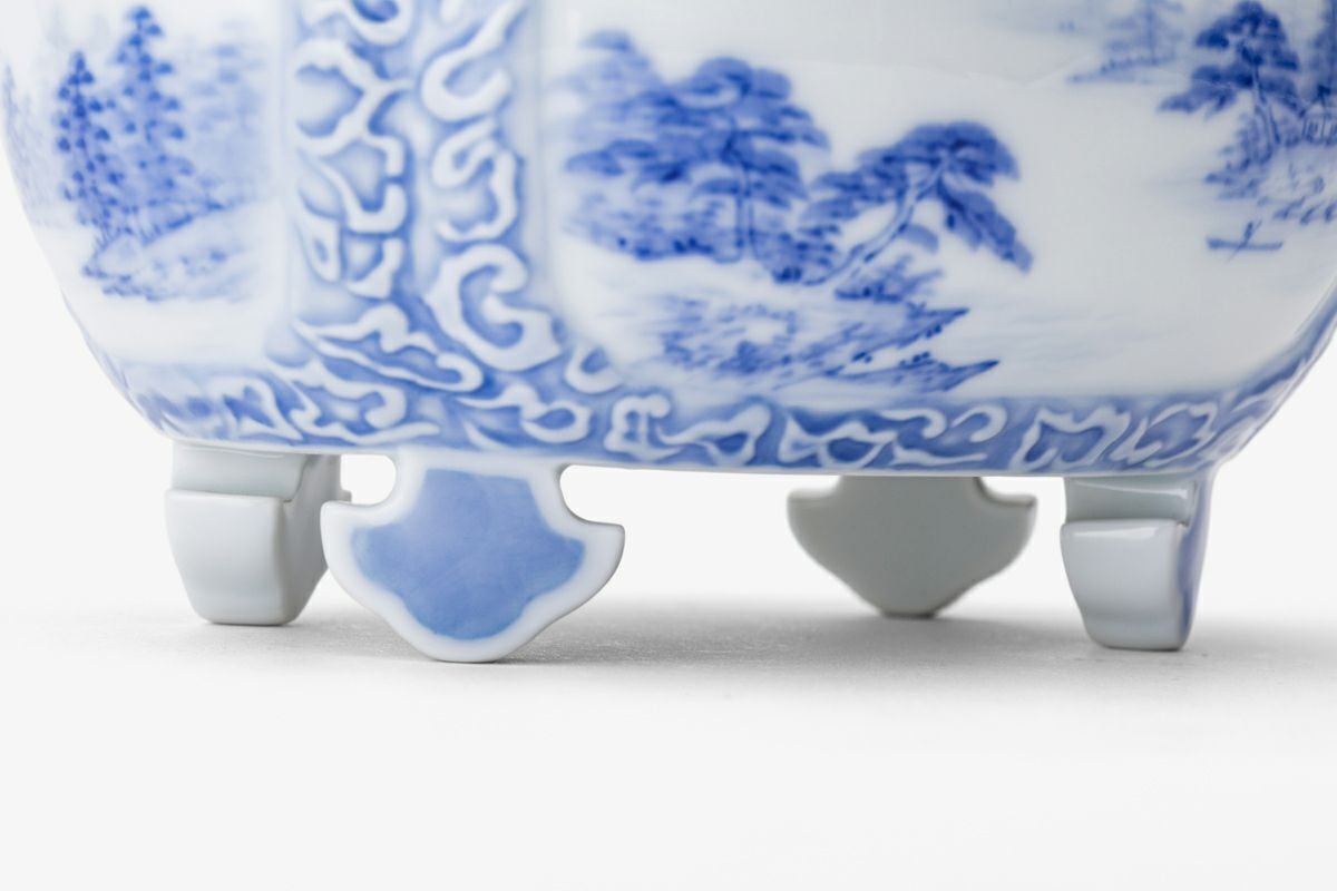 宋汝窯開片釉獅子蓋薫香炉 景徳鎮 陶磁器 装飾品 現代工芸品 美術品 置物 景徳鎮 透かし彫り陶磁器『福卵』 | 東京書芸館公式通販ウェブサイト