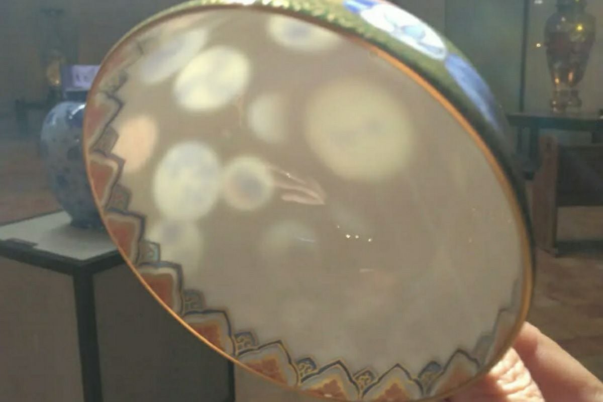 丸紋外赤金ミル 竜手付紅茶碗皿 | 有田焼 深川製磁｜公式オンラインストア