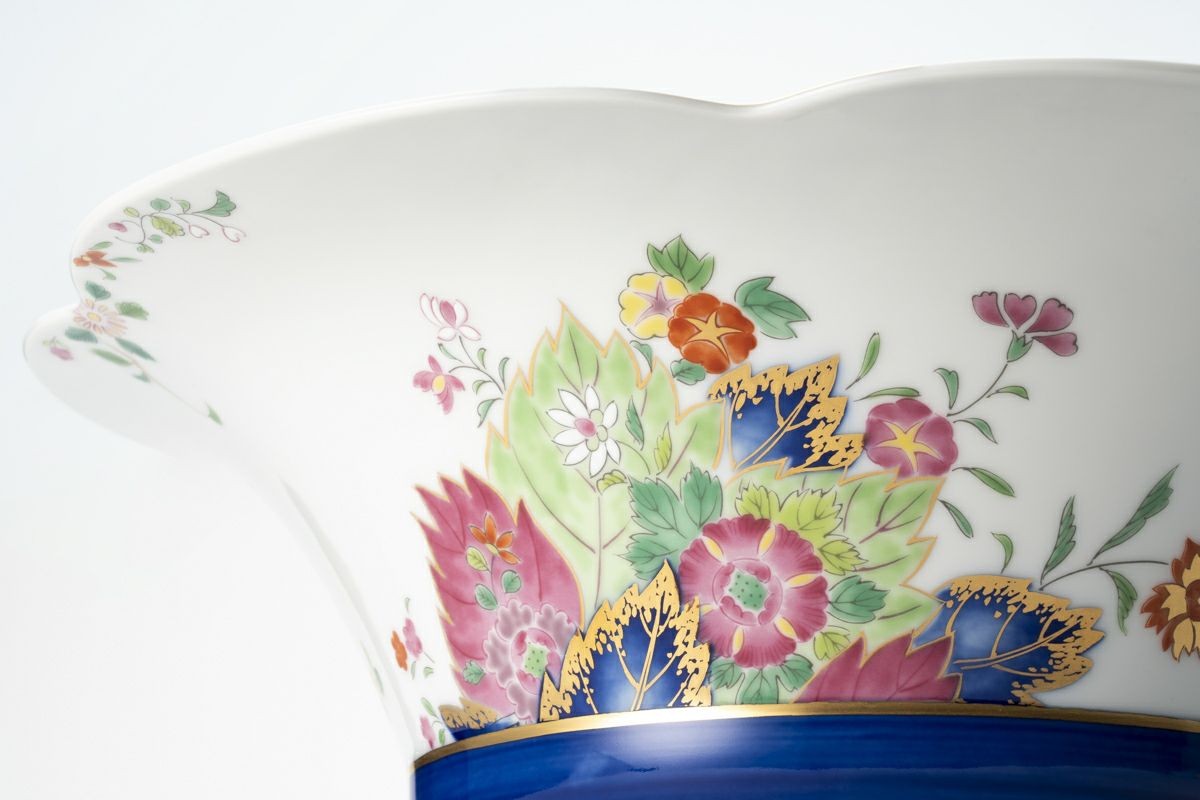染錦絢爛草花絵 花型大鉢 | 有田焼 深川製磁｜公式オンラインストア