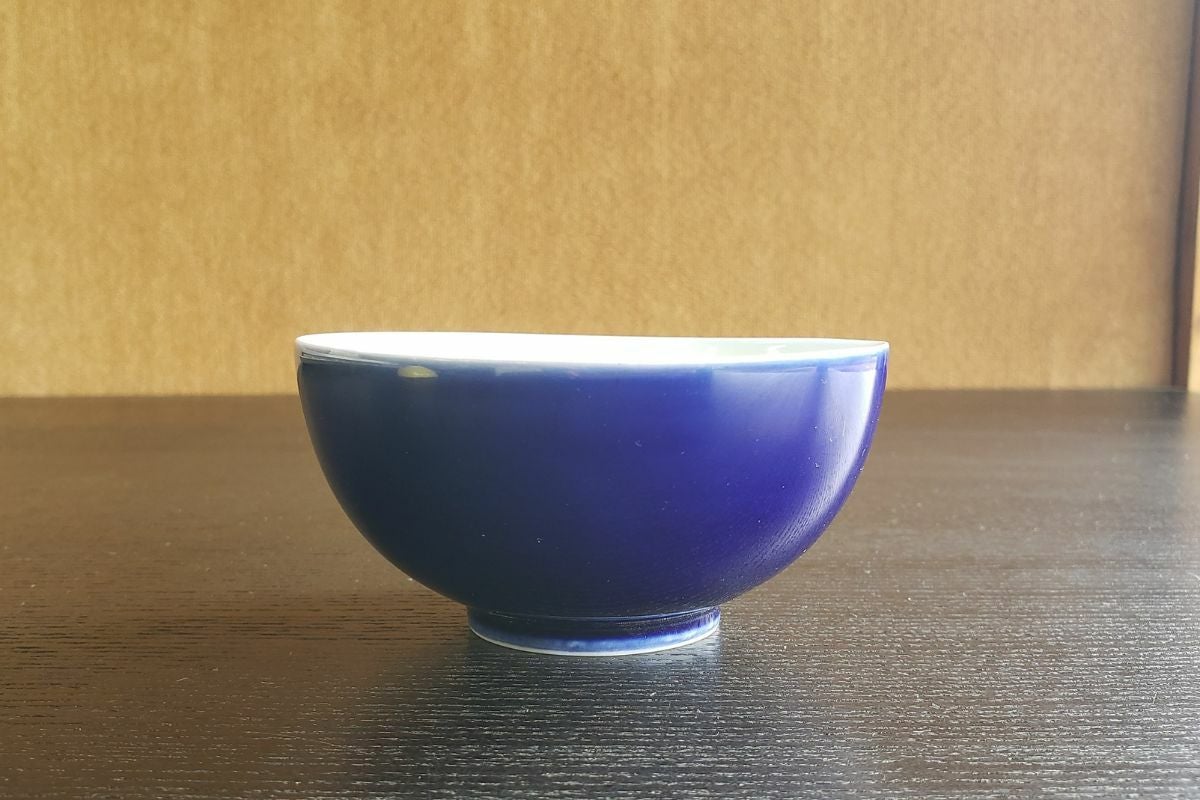 23谷窯瑠璃地 手造飯碗（ろくろ士名入り） | 有田焼 深川製磁｜公式