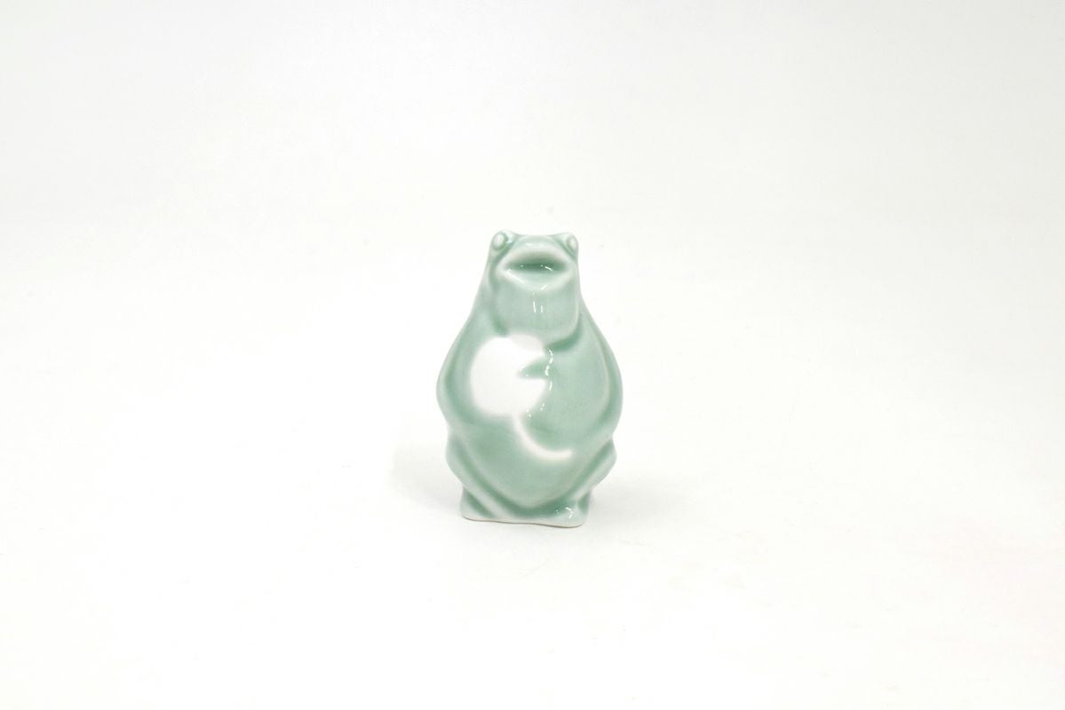 笹青磁 かえる置物（小） | 有田焼 深川製磁｜公式オンラインストア