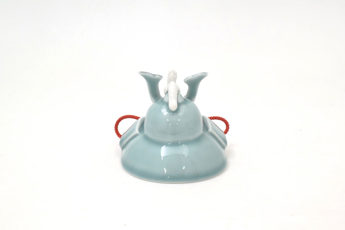 青磁かぶと 置物 | 有田焼 深川製磁｜公式オンラインストア